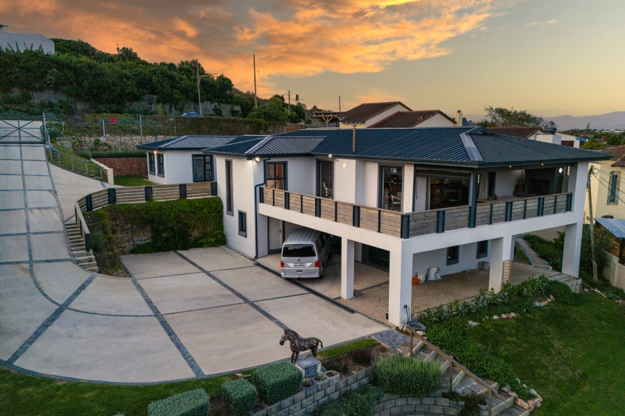 5 Bedroom Property for Sale in Lower Robberg Western Cape